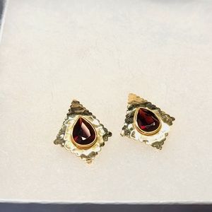 Vintage 14k Gold Garnet Earrings